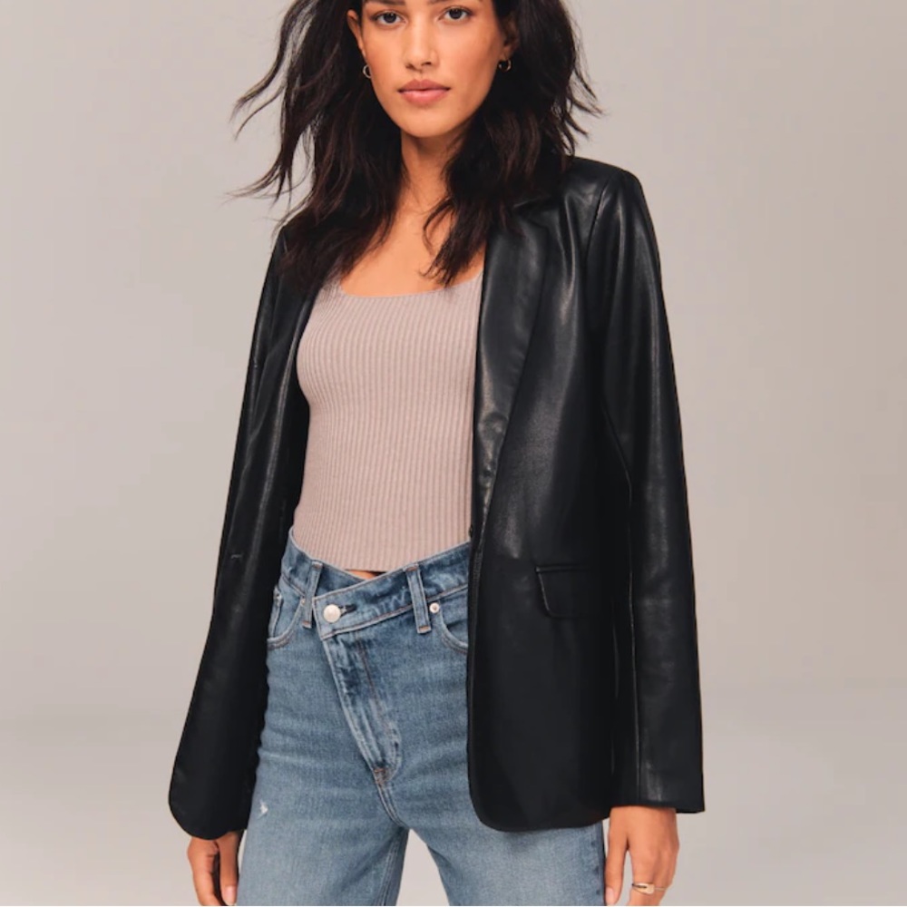 Abercrombie Ultra High Rise 90s Straight Jean